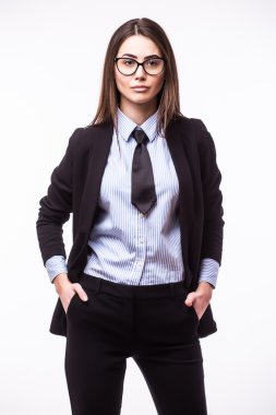 Mutlu genç iş kadını gözlük ile eller yukarı portresi