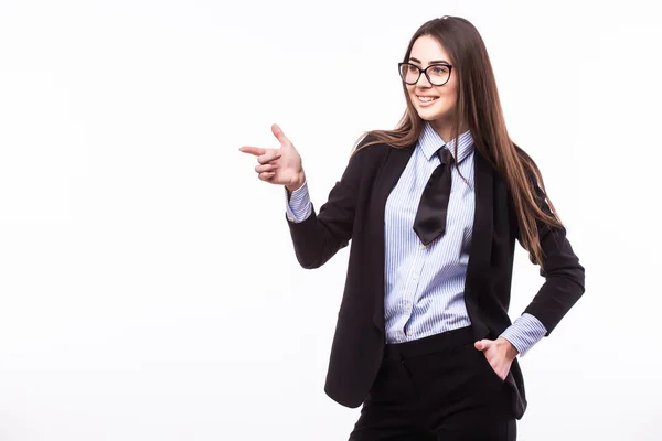 Gelukkig lachend jonge mooie zakenvrouw tonen iets — Stockfoto