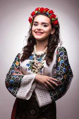 Ukrayna Ulusal elbiseli kadın