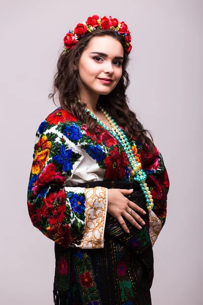 Mujer en vestido nacional ucraniano — Foto de Stock