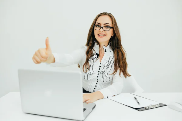 Business woman with notebook in the office — Stock Photo, Image