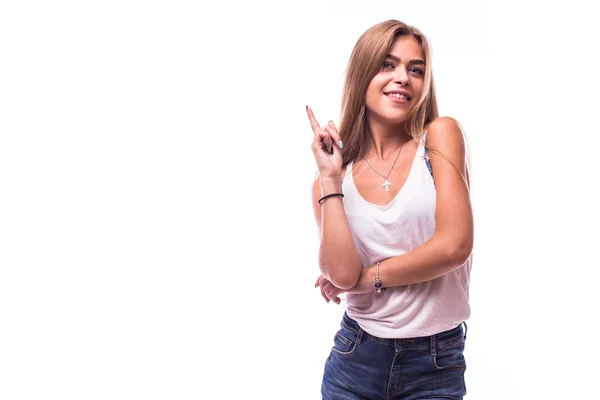 Mooi meisje lopen en poseren — Stockfoto