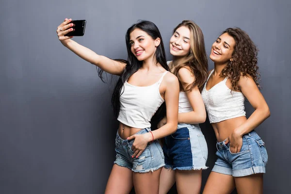 Primer Plano Foto Retrato Cuatro Niñas Tomando Fotos Traje Mezclilla — Foto de Stock