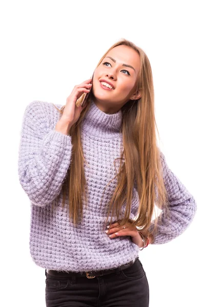 Mujer joven y feliz hablar en el teléfono inteligente diferentes posibilidades —  Fotos de Stock