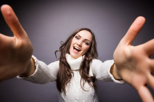 Aattractive woman making selfie photo — Stok fotoğraf