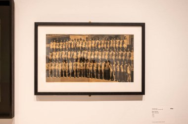 Antwerp, Belçika - 16 Kasım 2025: Antwerp Kraliyet Güzel Sanatlar Müzesi içindeki ziyaretçiler Belçika 'nın Antwerp kentinde bir müzedir..