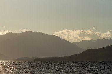 Günbatımı dağlık manzara