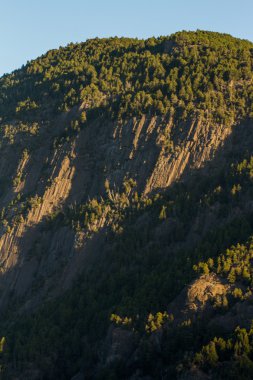 Dağlık bir landscap gün batımı