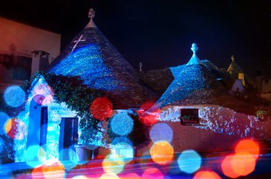 İtalya Puglia Trulli Alberobello gece