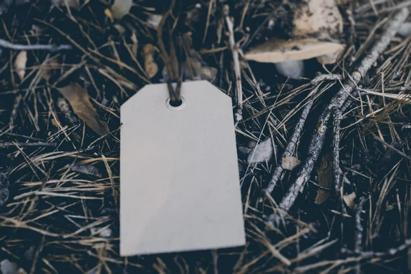 Ormandaki mock-up etiket