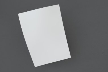 Poster koyu arka plan üzerinde yukarı alay. 