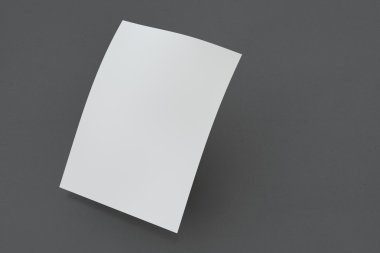 Poster koyu arka plan üzerinde yukarı alay. 