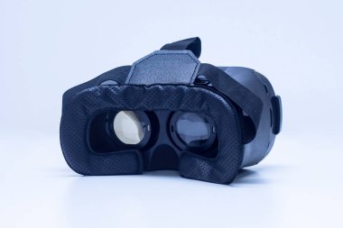 Sanal gerçeklik için gözlük ve 360 derecelik video. Akıllı telefon için VR başlığı