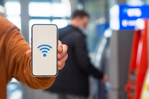 Online Betalingen Telefoonscherm Met Icoon Tegen Achtergrond Van Een Geldautomaat — Stockfoto