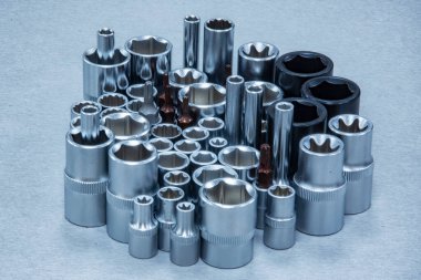 Araba tamiri için altıgen anahtarlar.