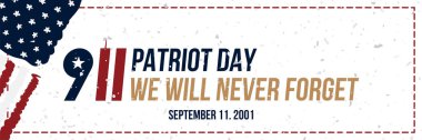 Vatanseverlik Günü 11 Eylül. 2001 Asla unutmayacağız. Beyaz arka plan üzerinde ABD bayrağı ile yazı tipi yazı. Amerikan halkının anısına afiş. Yassı eleman Eps 10.
