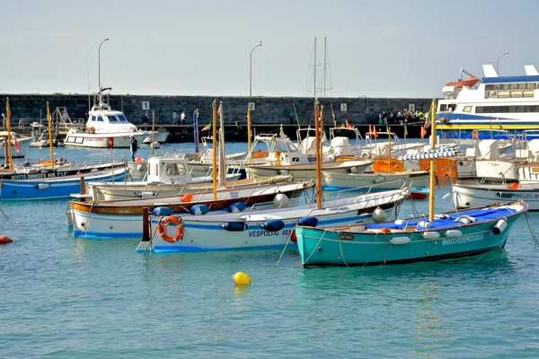 Boten uit de kust van Capri eiland — Stockfoto