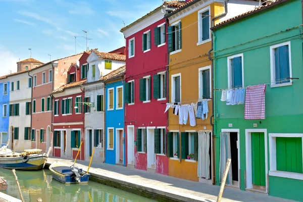 Edifícios coloridos em Burano — Fotografia de Stock