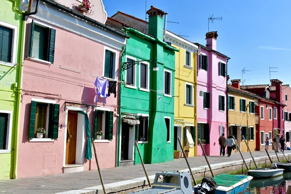 Edifícios coloridos em Burano — Fotografia de Stock