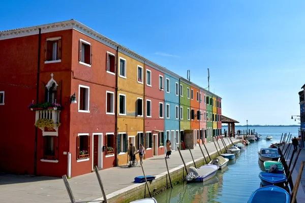 Bâtiments colorés à Burano — Photo