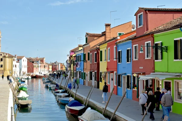 Edifícios coloridos em Burano — Fotografia de Stock