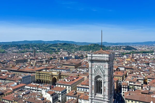 Дивлячись над Флоренції в Італії — стокове фото