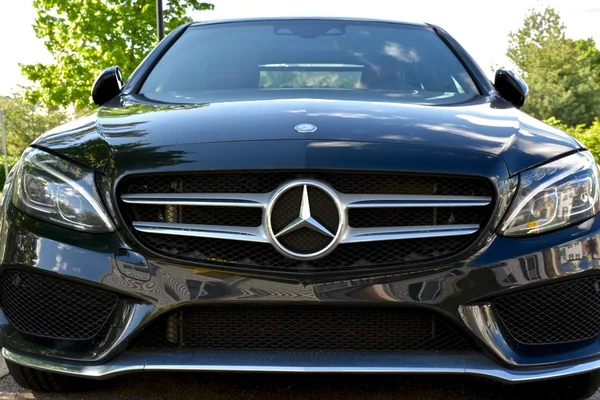 Hermosa Mercedes-Benz C400 — Foto de Stock