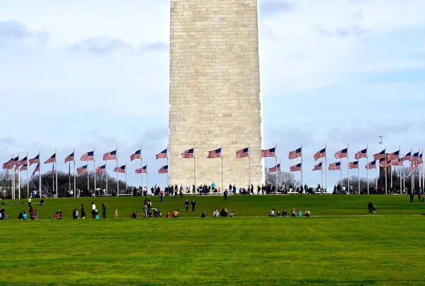 Turistas exploran el National Mall en DC —  Fotos de Stock