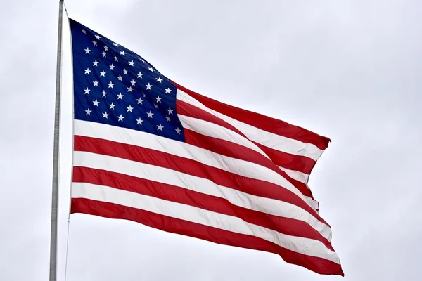 アメリカ国旗が手を振って — ストック写真