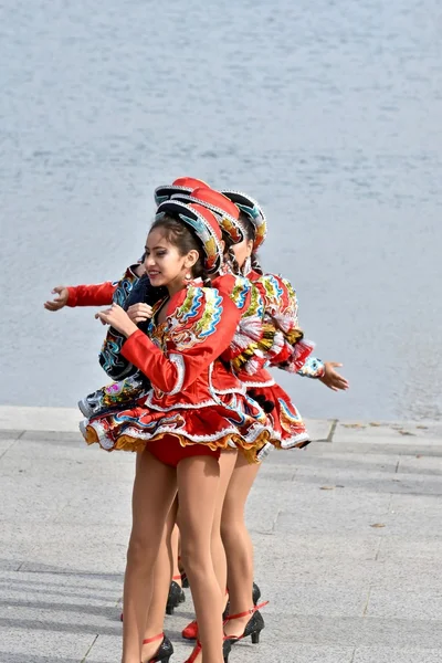 Bailarines de Caporales San Simon actúan en el National Mall en Washington DC — Foto de Stock