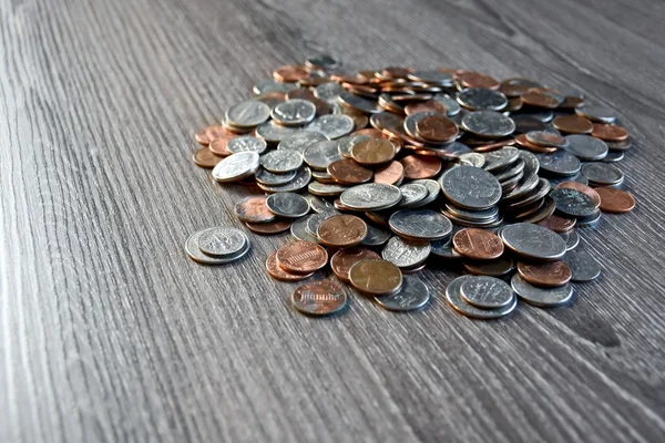 Monedas colocadas en una pila — Foto de Stock