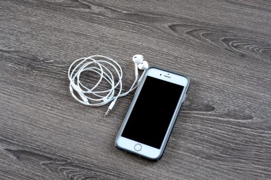 Apple iphone kulaklık ile