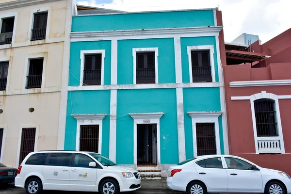 Arquitetura do edifício de San Juan velho em edifícios residenciais e comerciais — Fotografia de Stock