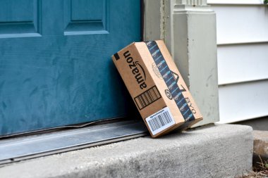 Amazon paketleri bir eve teslim