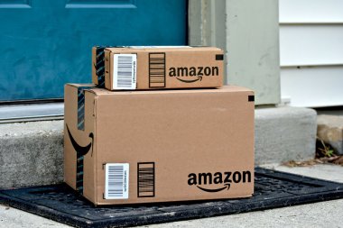 Amazon paketleri bir eve teslim
