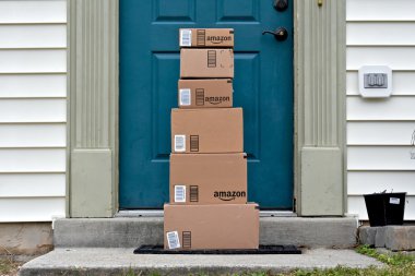 Amazon kutuları bir eve teslim
