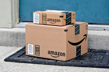 Amazon kutuları bir eve teslim