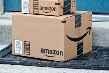 Amazon kutuları bir eve teslim