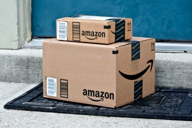 Amazon kutuları bir eve teslim
