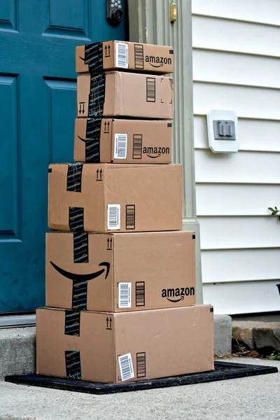 Amazon cajas entregadas a un hogar — Foto de Stock