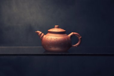 Hiyeroglif ile Çin çaydanlık