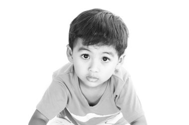 bir çocuğun hüzünlü gözleri