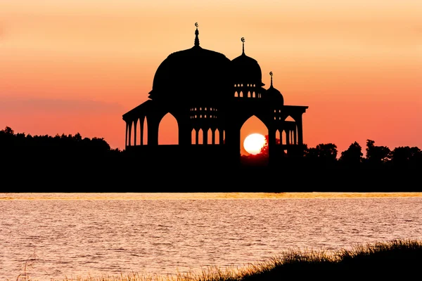 Silhouette of Mosque on sunset background — Stock Photo, Image