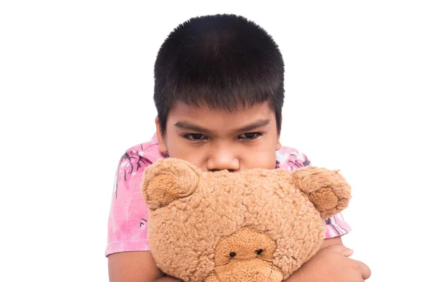 Pequeño niño triste solo con oso de peluche marrón — Foto de Stock