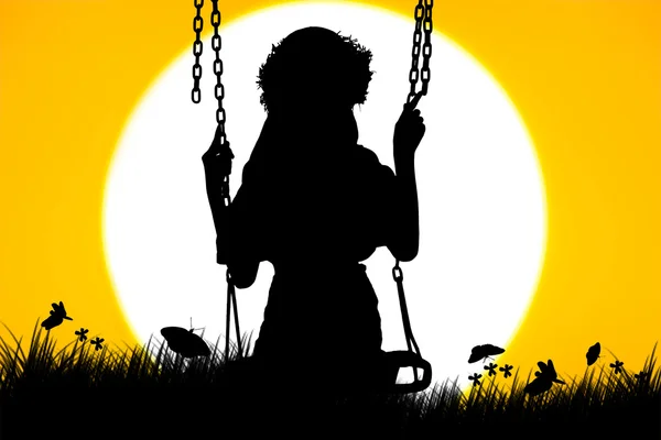 Silhouette von niedlichen Mädchen spielen Schaukel auf Sonnenuntergang Hintergrund — Stockfoto