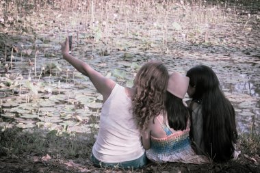 Anne ve kızı selfie Parkı