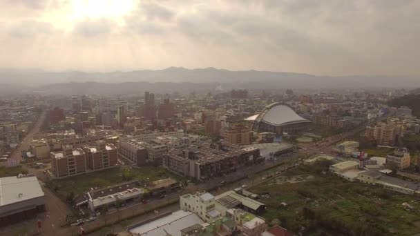 Luchtfoto van de stad Taipei bij dageraad, Taiwan — Stockvideo