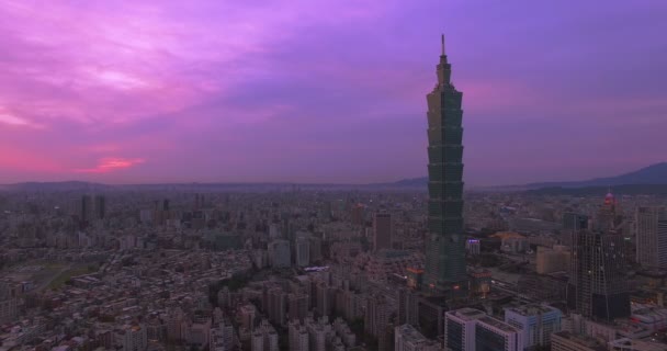 Luchtfoto van de stad Taipei bij dageraad, Taiwan — Stockvideo