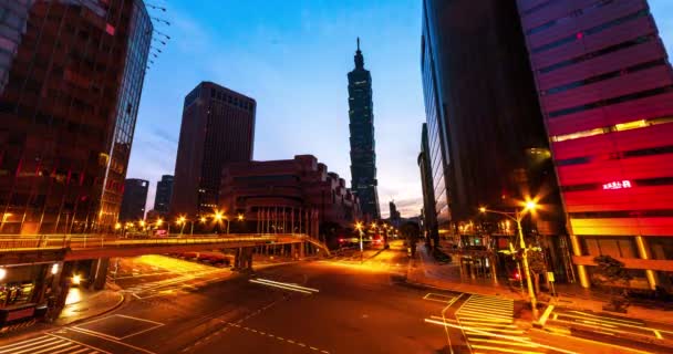 De stad van Taipeh van nacht naar dag, Taipei, Taiwan — Stockvideo