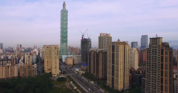 4 k hava görünümünü finans bölgesi City, Taipei, Tayvan — Stok video